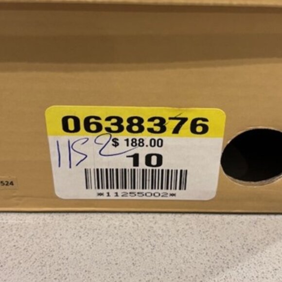 Michael Kors Sneakers - Picture 2 of 8